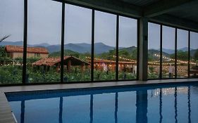 Vineyard Hotel&Winery